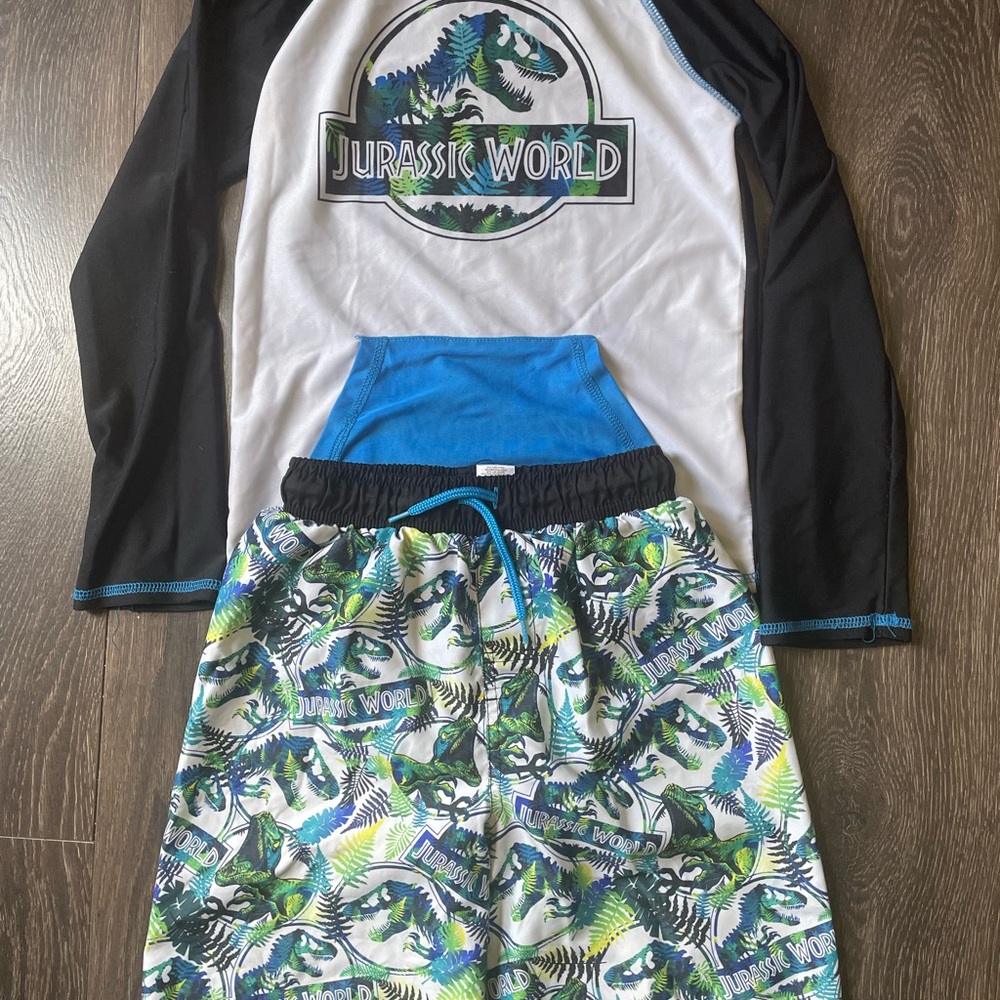 Boys’ Swim Suit- Jurassic Park, Size M (8)